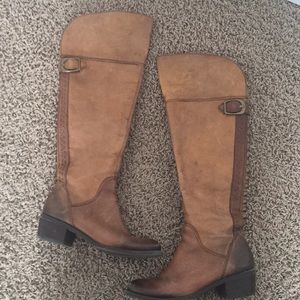 Vince Camuto Boots 6